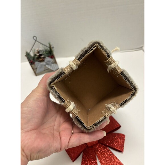 3 Piece Christmas Decor Lot - Picture 6 of 7